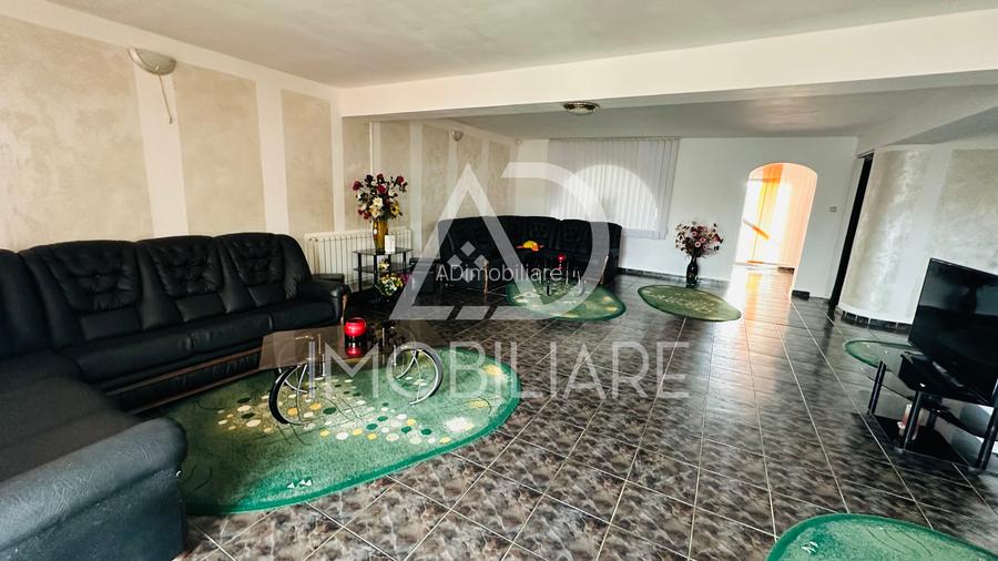 Vânzare vilă spațioasă în Târgu-Jiu , Bld Ecaterina Teodoriu - 3