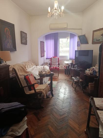 propun spre vinzare apartament in vila conpusa din P+1E=M - 3