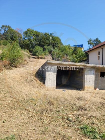 Teren intravilan Pitesti - langa liceul Odobescu - 1083 mp, demisol executat - 4