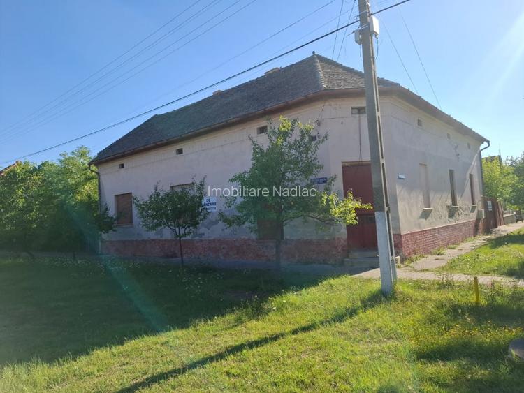 Casă mare cu spațiu comercial pe colț in Nadlac - 3