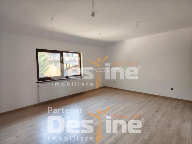 Vilă spațioasă de vânzare în Săcele – zona Bunloc, priveliște superbă - 5