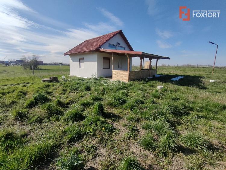 Teren de 2600 mp in Sanmihaiul Roman imprejmuit - ID V5057 - 3