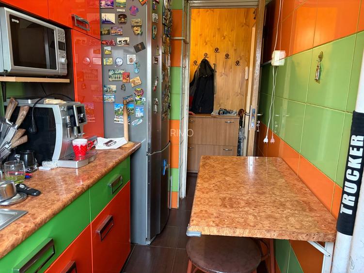 Apartament spatios cu trei camere, Brancoveanu, 80.000€ negociabil - 9