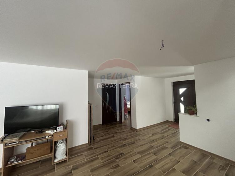 Casă nouă de vânzare 220 mp 13 ari teren SATULUNG 15KM de BAIA MARE - 7