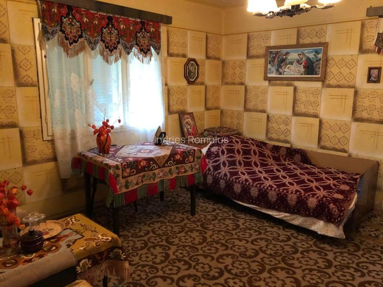 Vand casa cu etaj, dependinte si anexe gospodaresti - 7