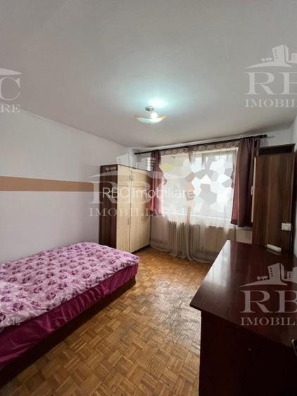 Apartament 3 camere la etaj intermediar in zona Piata Abator - 3