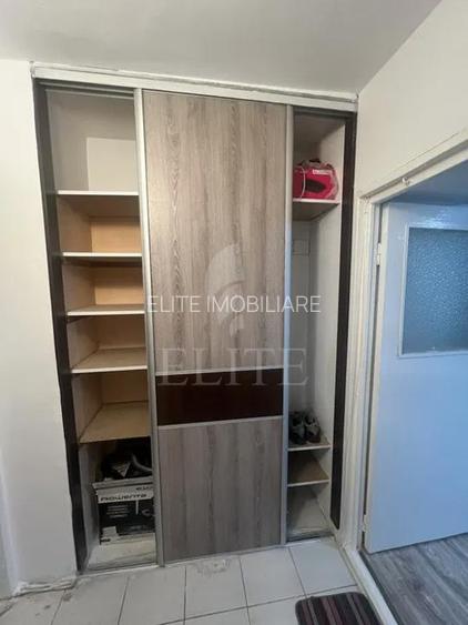 Garsoniera în zona 1 DECEMBRIE - 5