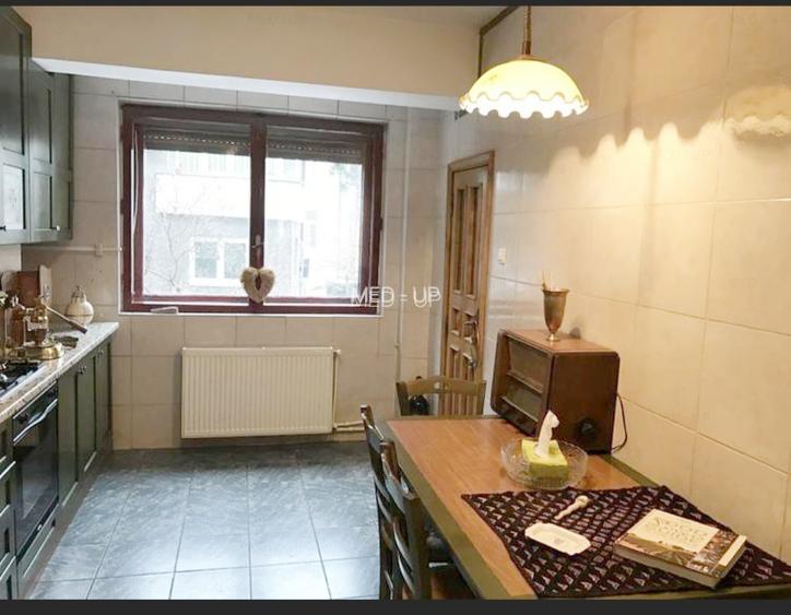 Stefan cel Mare- 5 camere mobilat si utilat,  imobil  1997, 3 locuri parcare - 3