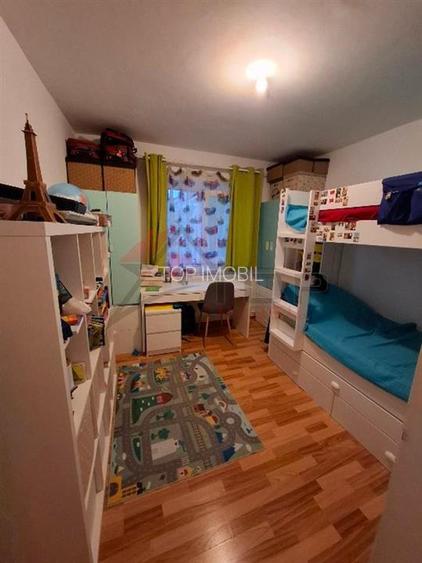Etaj 2 - Galata Biserica Galbena, 3 camere decomandat, mobilat - 2