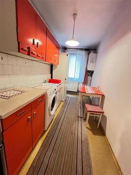 Vanzare apartament 2 camere - Astra, strada Cocorului - 2