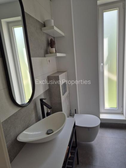 Vila moderna si eleganta in Otopeni, curte amenajata si terase generoase - 11