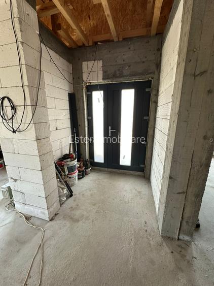 CASĂ DE VÂNZARE CU 3 CAMERE IN ZONA CREVEDIA - 9