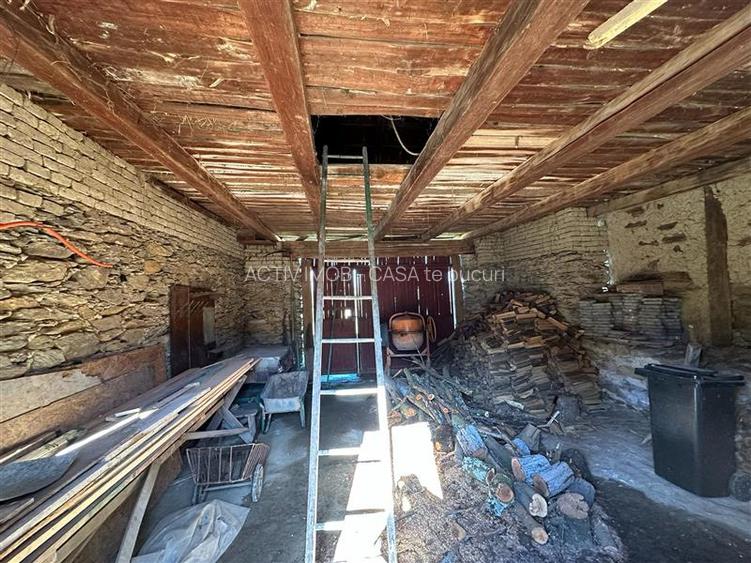 Casa Solida, pentru Familie extinsa,  cu Gradina si Teren, Doclin - 38