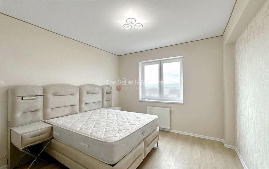 Structura Generoasa Zona Coresi Mall - 3