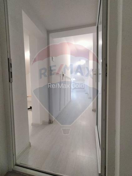 Ultracentral - Vilă 323 mp - Ideală sediu firmă / clinică / birouri - 21