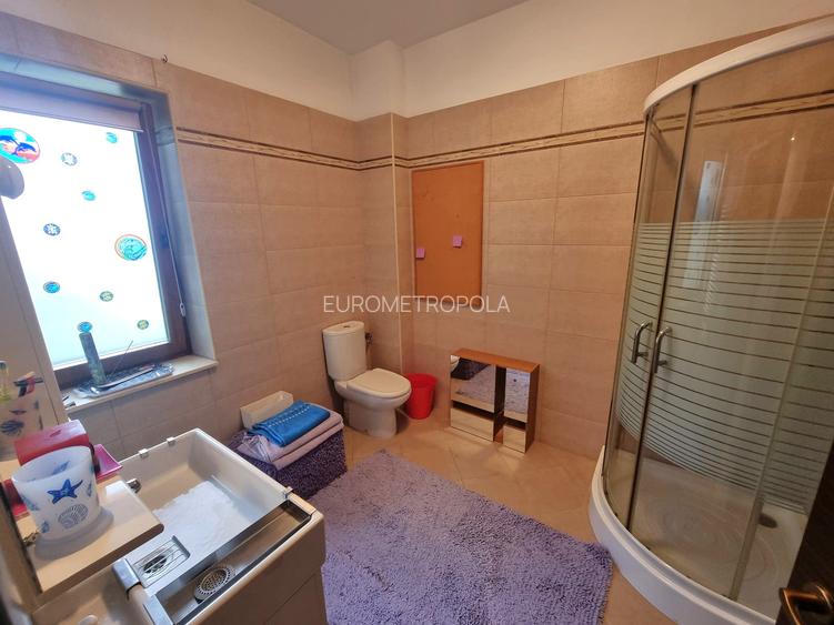 Vila cu piscina - 15