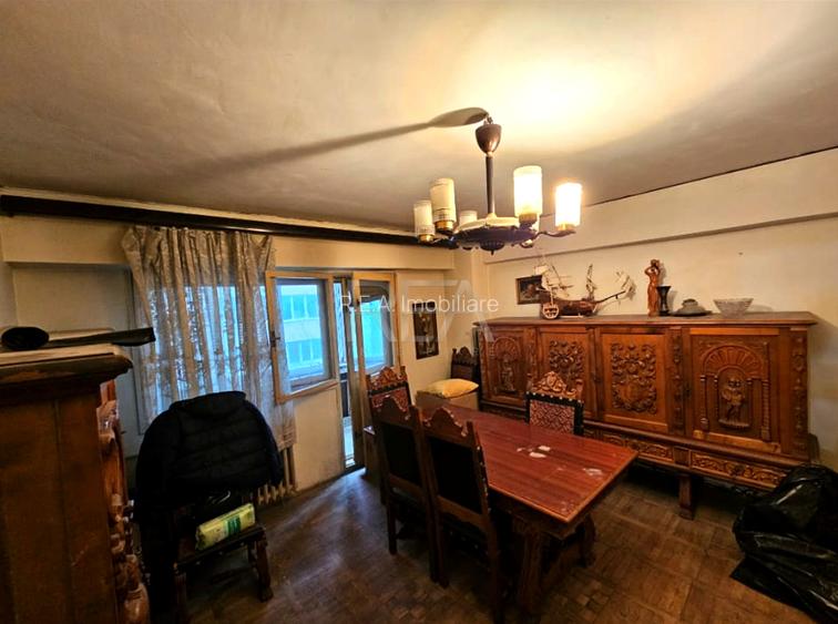 4 camere Piata Romana decomandat, et. 3, an 1980, metrou, 97 mp - 2