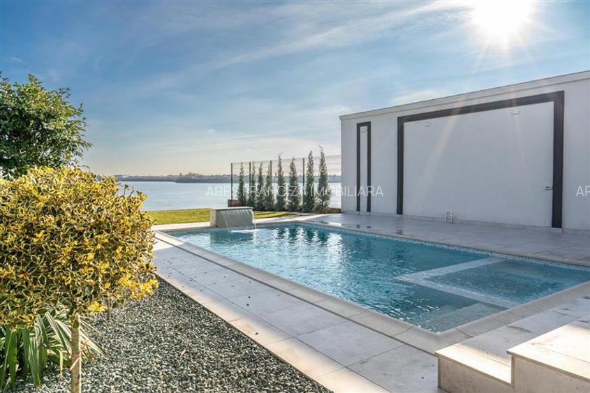 CERNICA,VILA INDIVIDUALA,5 CAMERE,453 MP,TEREN 587 MP,PISCINA,DESCHIDERE LAC - 25