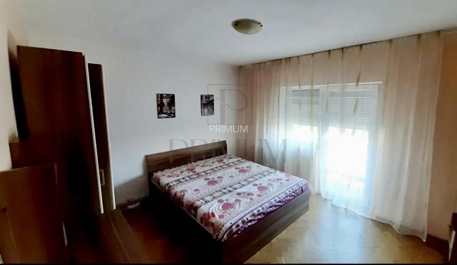 BUCOVINA- 2 camere, decomandat, etaj intermediar, 2 balcoane, model mare - 3