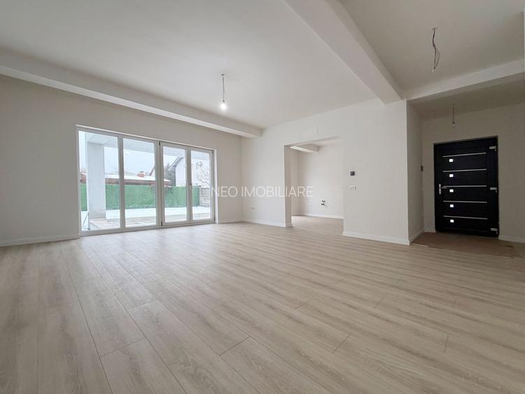 Casa / Spatiu Comercial - 150 mp - 2000 Euro - 2