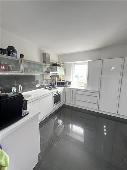 Apartament 3 camere mobilate utilate 2 bai pivnita zona Turnisor Sibiu - 12