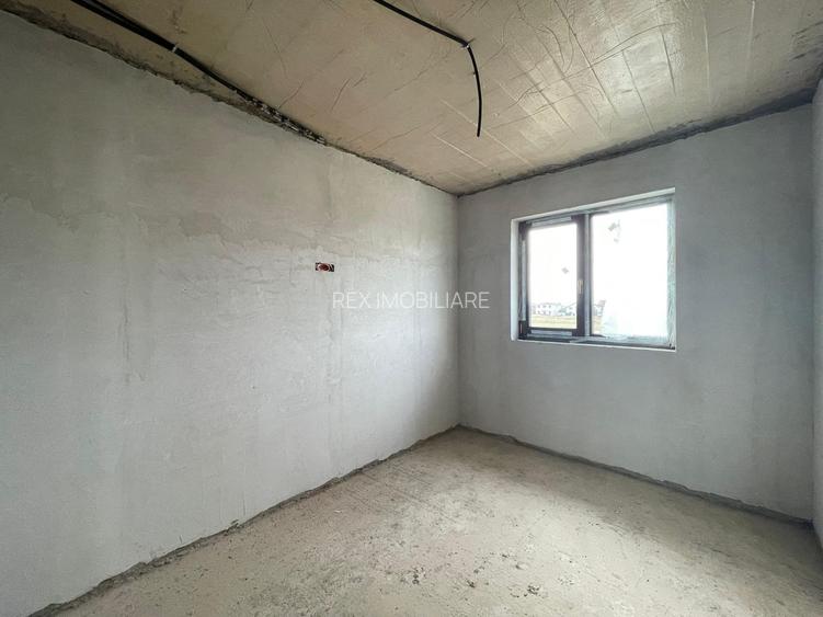 Duplex separat prin garaj si superpozitie - 8