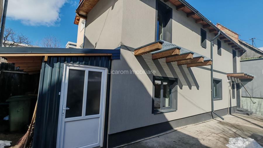 COMISION 0. Corp de casa,Carpatilor intrare in Racadau,P+E,4 camere. - 25