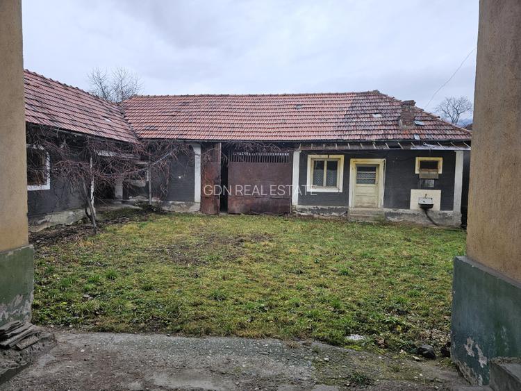 Casă la țară cu 5 camere + teren suprafață 1852 mp, Sat Câmpani, Bihor - 2