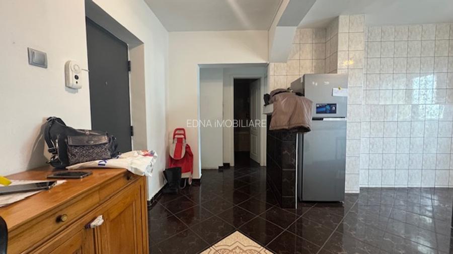 2 camere spațioase, Nerva Traian,  Școala 81 - 6