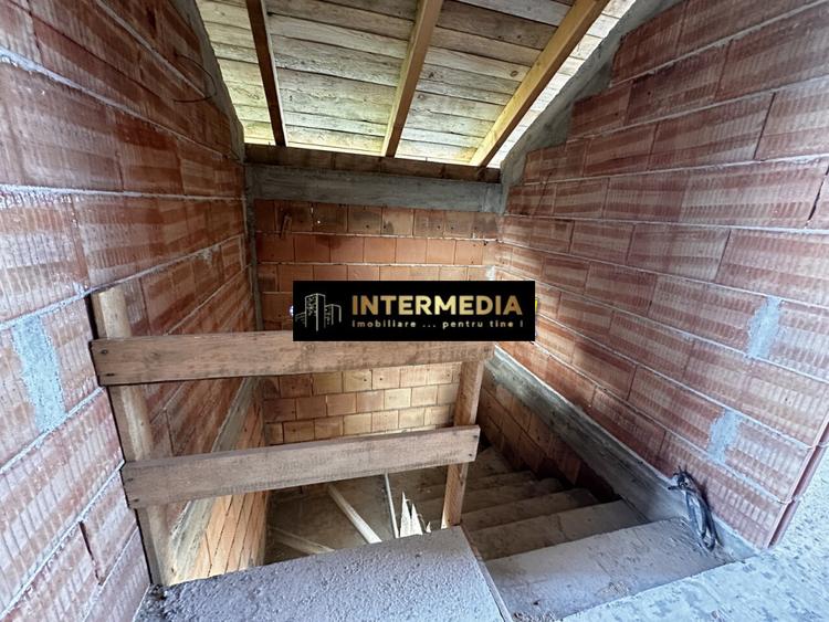 Vanzare Casa Individuala P+M la Rosu cu 345 mp teren si utilitati in Alba Iulia