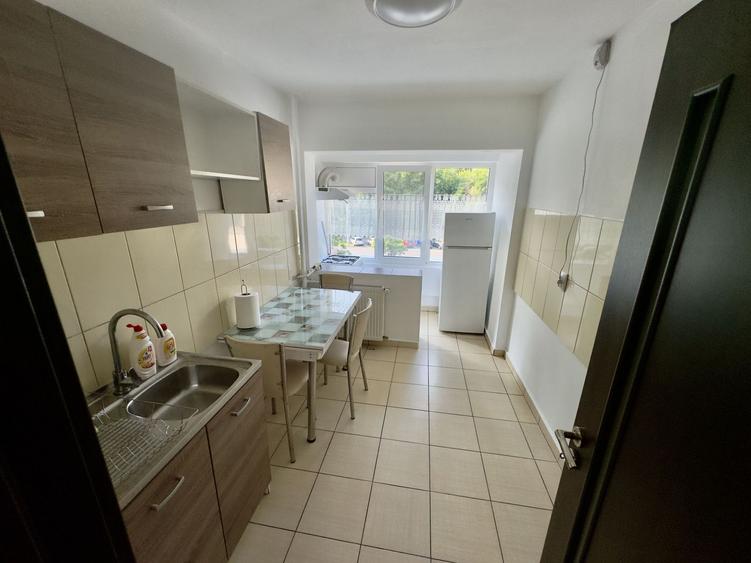 Apartament 3 camere Renovat | Anvelopat | 2 Balcoane Inchise Stradal Comision 0