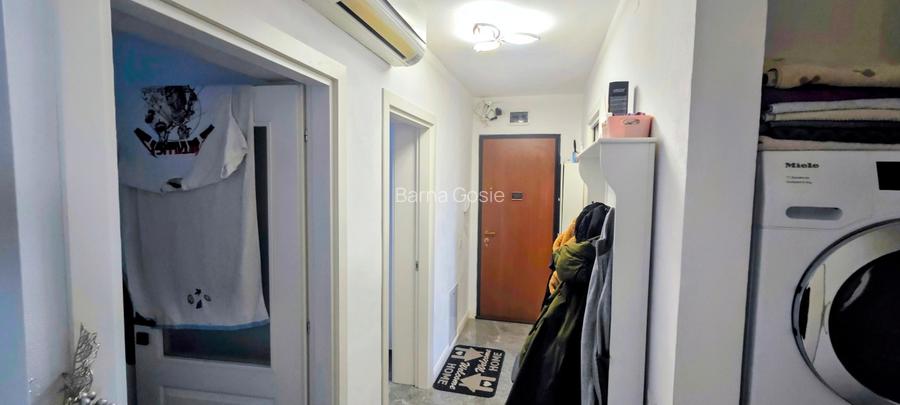 Vând apartament cu trei camere  - 10