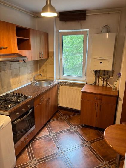 Apartament semidecomandat 2 camere  -- cartier Astra - 2