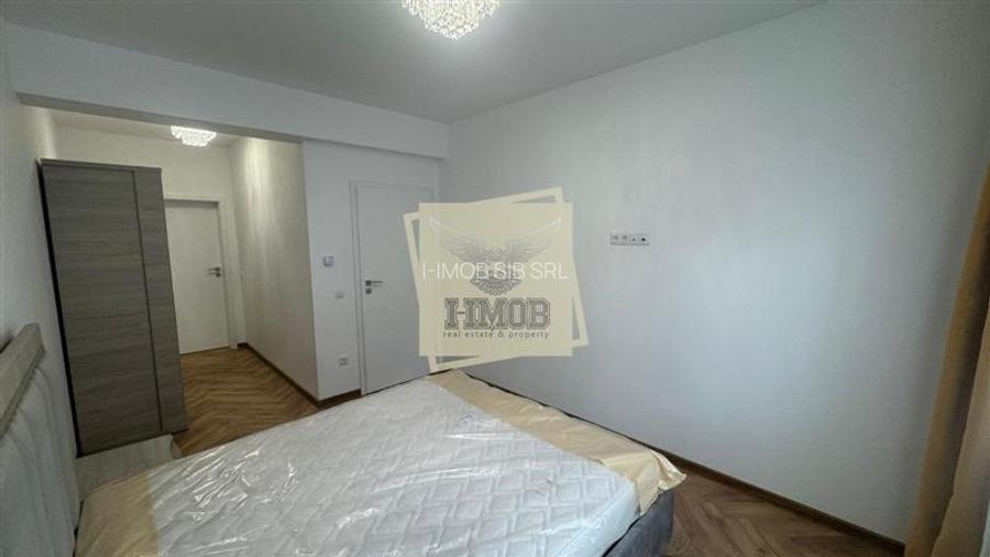 Apartament nou de lux cu 3 camere si garaj zona Centrala - 8