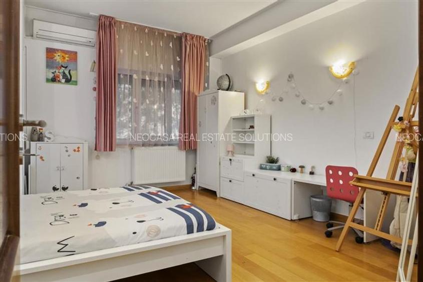 Vila de lux in apropiere de Cambridge School | Curte superba - 38