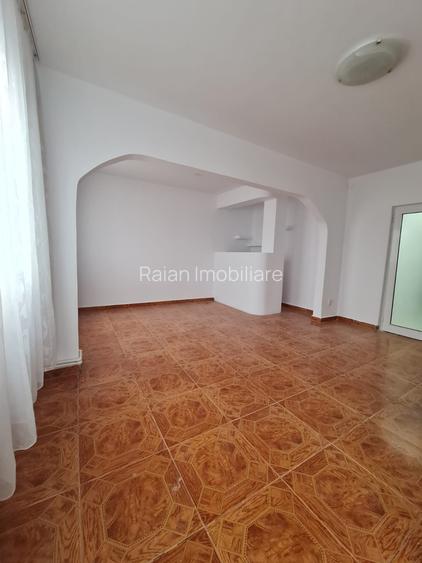 Vanzare apt 3 camere transformat in 2 camere, in Galati, Micro 39A, centrala - 5