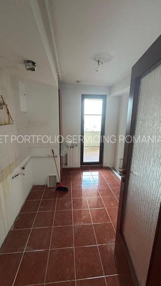 Apartament 3 camere S4 str Savinesti - 16