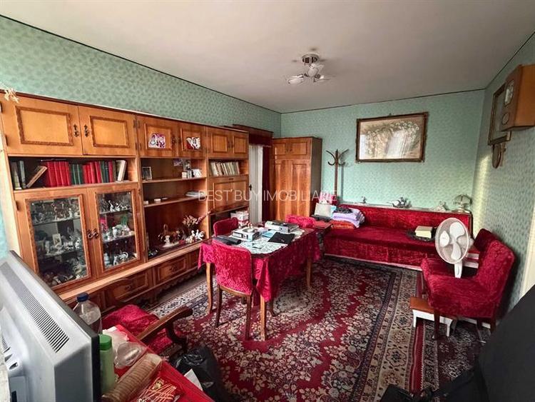 AP.2 CAM ET.3/7 VEDERE SPATE SECTOR 1 ION MIHALACHE METROU 1 MAI - 3