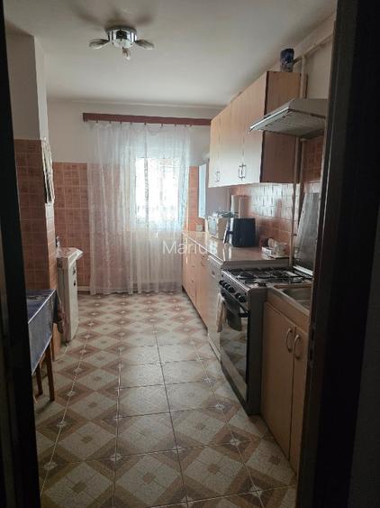 Apartament 3 camere, 73,47 m2 cu balcon închis, etaj 4, Central,oras Tg Ocna - 7