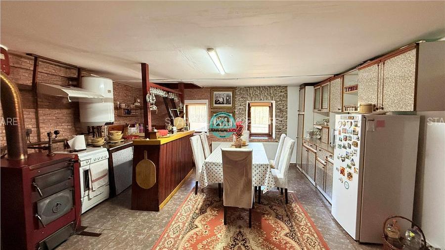 Vand casa cu 5 camere si teren 1040 mp in Toaca - 9