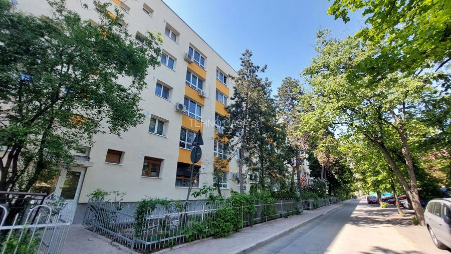 Apartament 4 camere , 2/4, Titan , Theodor Pallady, metrou 1 Decembrie - 19