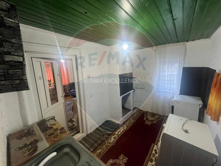 Casă / Vilă cu 4 camere de vânzare - 4