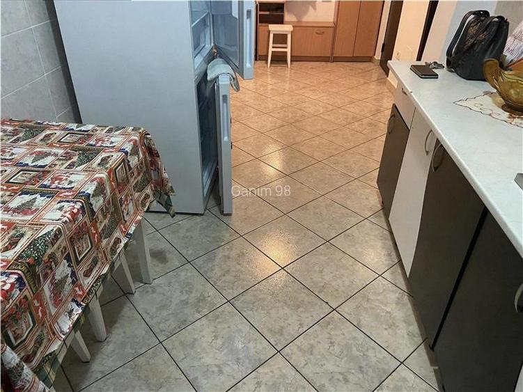 Apartament 2 camere ,56 mp, zona Longinescu , decomandat, imbunatatit , liber - 5