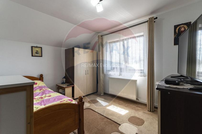 Casa de Poveste - Feldioara, str. Barsei/ 4 camere/ curte! - 26