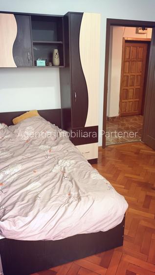 2 camere Calea Bucuresti , centrala / etaj 3 , finisaje medii / mobilat - 11