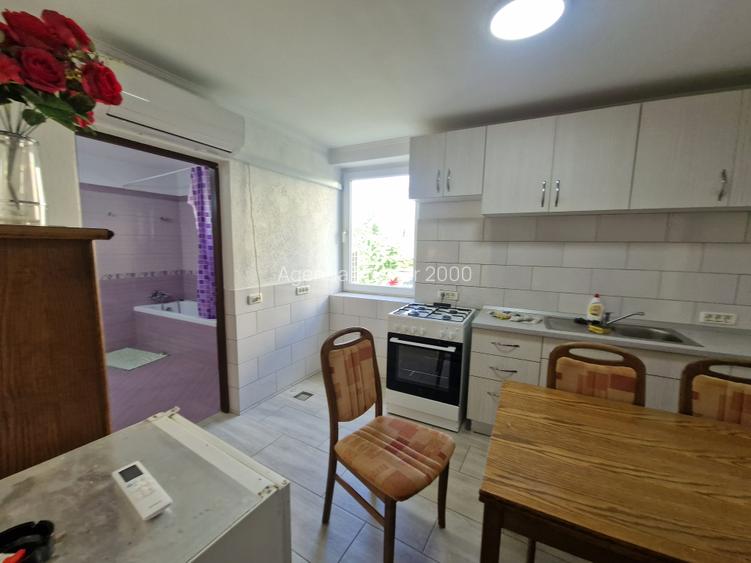 pe Calea Bogdaneștilor vecin Hotel - 3