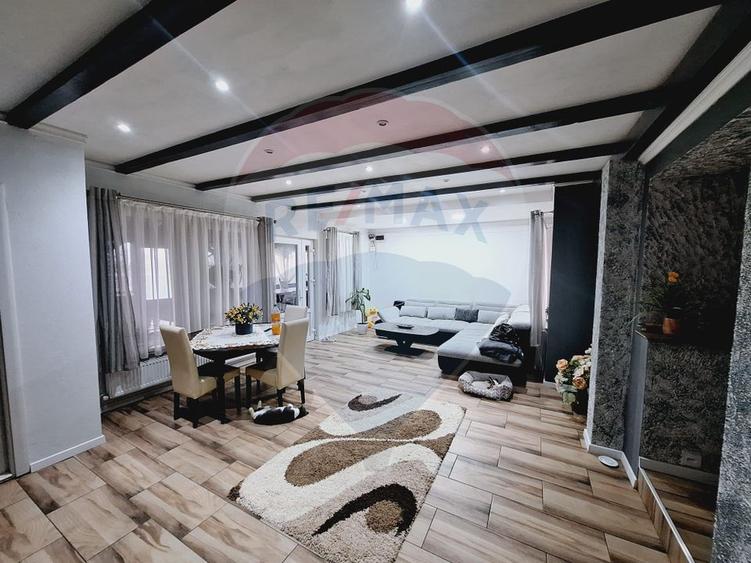 Casă cu 3 camere de vânzare in Hidiselu de Sus