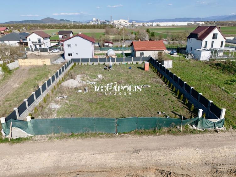 Teren intavilan | Autorizație de construcție + Avize | P + 2E + M - 5