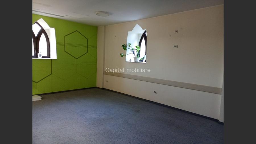 CLADIRE CU ARHITECTURA EMBLEMATICA - FOST SEDIU INTEL - 6