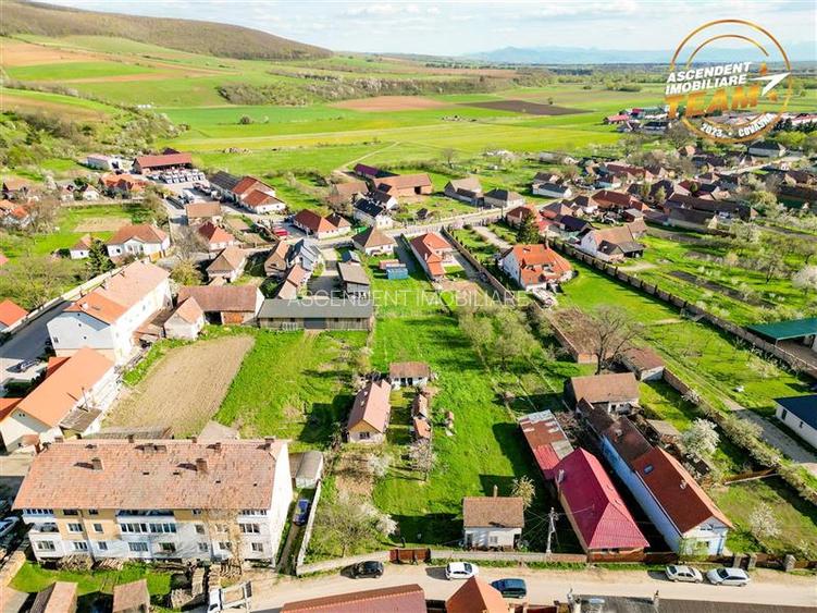 Teren frumos de 1.469 mp cu casuta: oportunitate in zona Centrala, Bodoc - 9